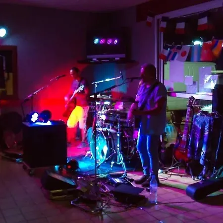 3 Etoiles - Piscine - Eecbhg
